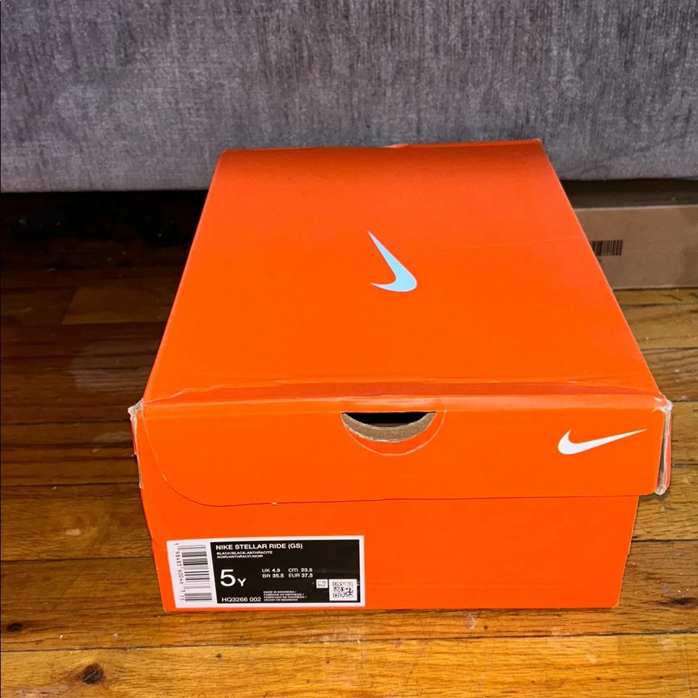 10 Nike Shoe Box Set - Red, White, Tan, Gray
